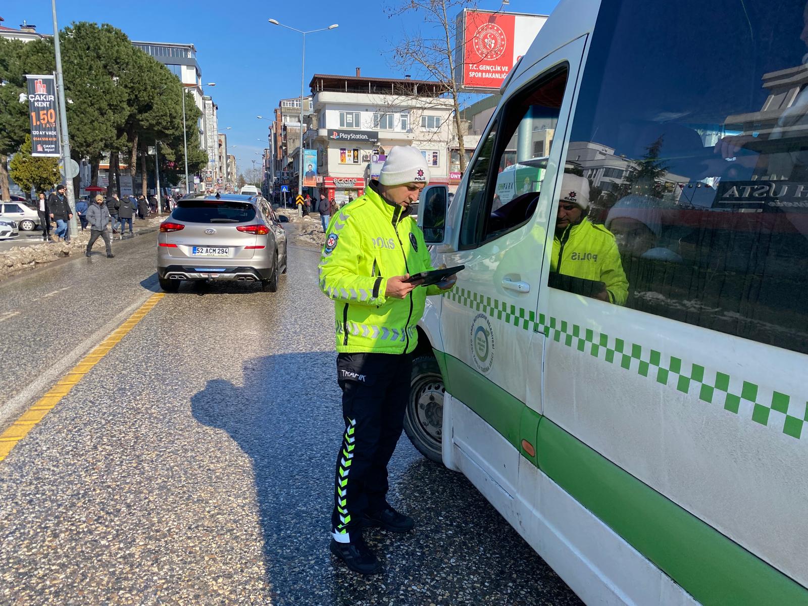 51 Araç Trafikten Men Edildi trafik denetim ordu