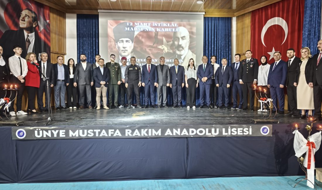Ünye Mustafa Rakım Anadolu Lisesi'nden 12 Mart İstiklal Marşı'nın Kabulü