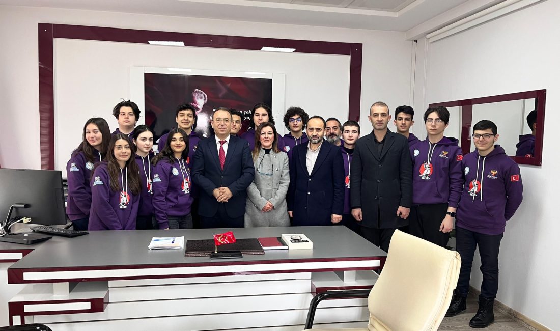 Ünye Fen Lisesi Robot Takımı'ndan İlçe Milli Eğitim Müdürü Murtaza