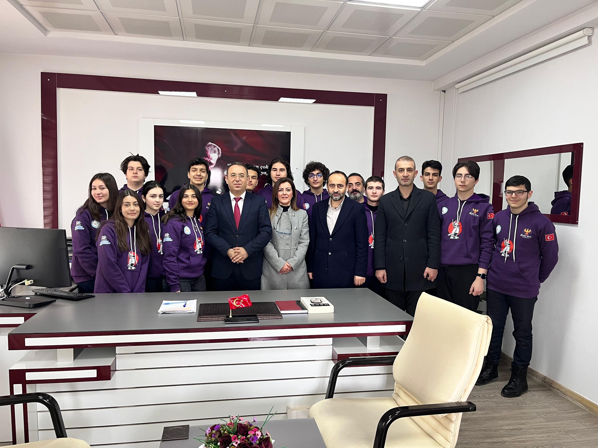 Ünye Fen Lisesi Robot Takımı'ndan İlçe Milli Eğitim Müdürü Murtaza