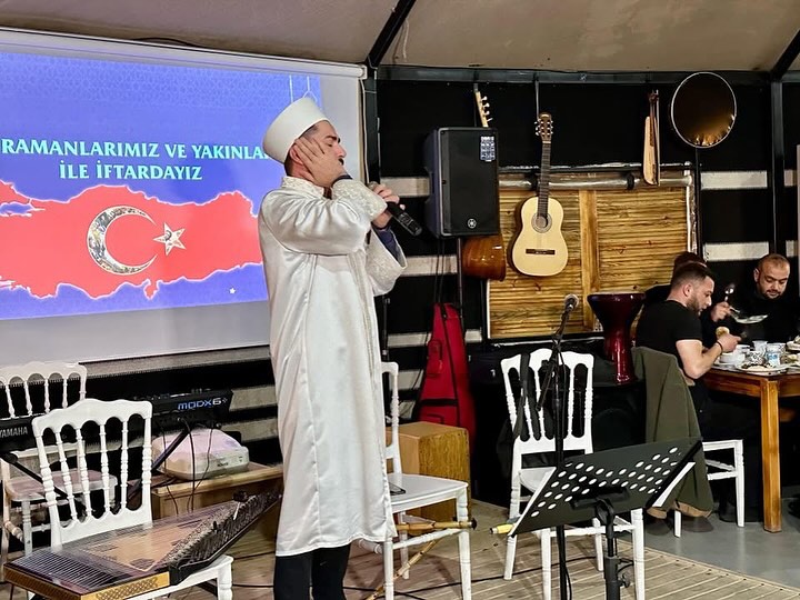 vali erol gazilerle iftar yemegi.jpg1