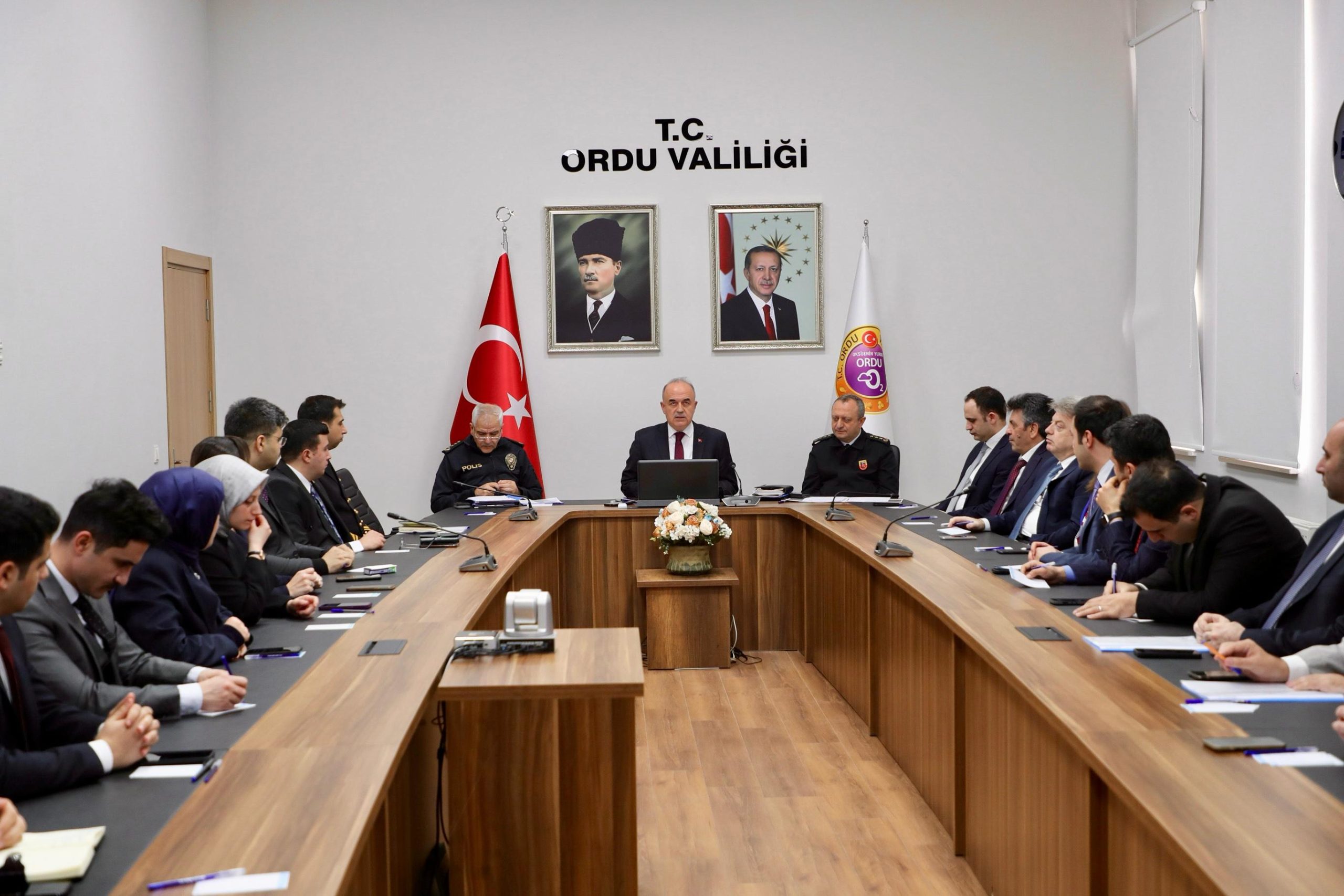 vali erol olaylari aydinlatma scaled