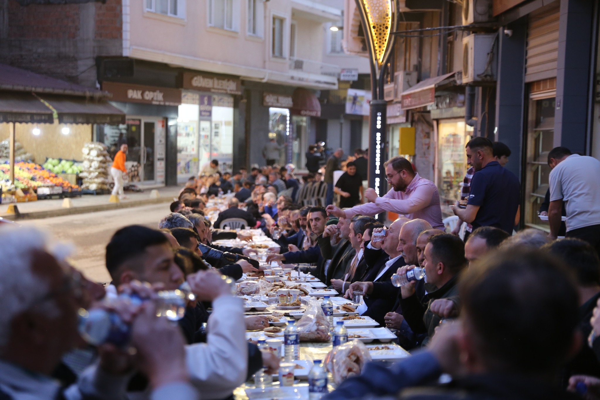 yusuf yalcuva iftar .jpg2