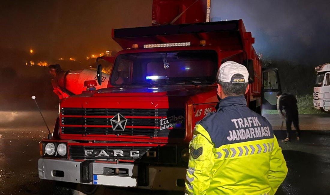 Yasaya aykırı şekilde çakar lamba ve ses cihazı bulunan bir