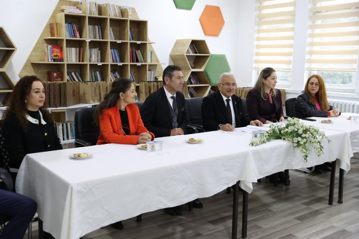 baskan guler den ogrencilere moral ziyareti 9637