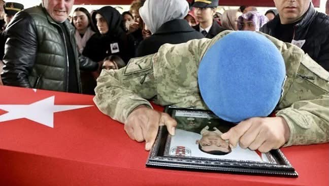 Kahraman Evlat Toprağa Verildi berat mecit day