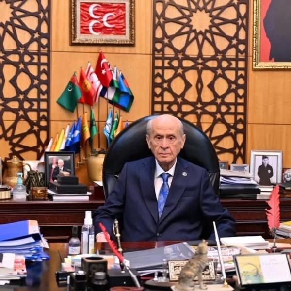 Devlet Bahçeli, 2 Ay Aranın Ardından Yeniden Makamında devlet bahceli makamina dondu