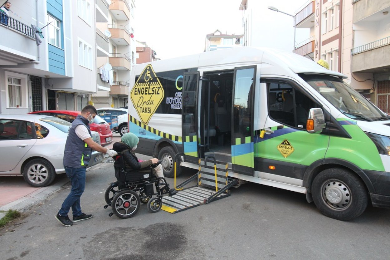 engelsiz taksi 7 bin 43 kere engelleri asti 4126
