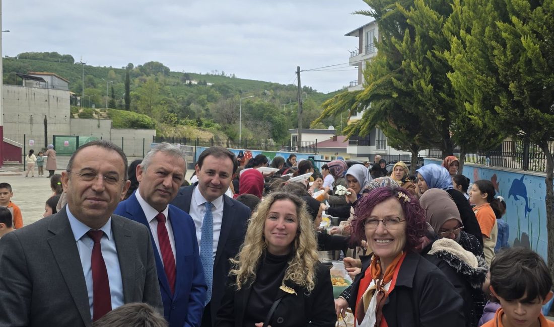 Ordu’nun Ünye ilçesinde, Şehit Fatih Efiloğlu İlkokulu’nda düzenlenen Minik Girişimciler