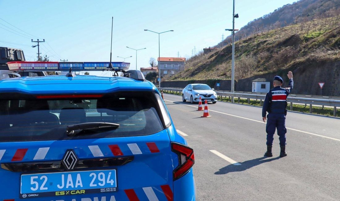 Trafik kazalarını önlemeye yönelik özel uygulamalar eş zamanlı olarak gerçekleştirildi