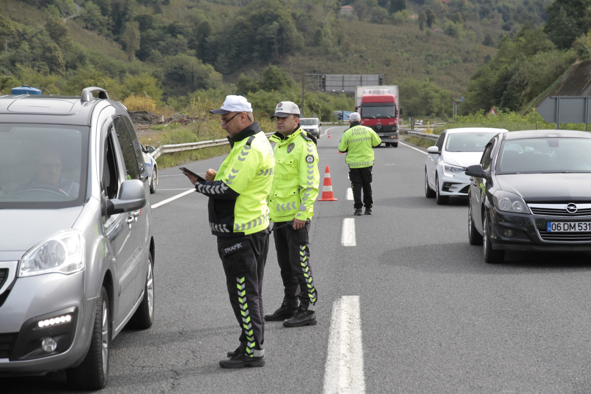 70 Araç Trafikten Men Edildi ordu trafik kontrol
