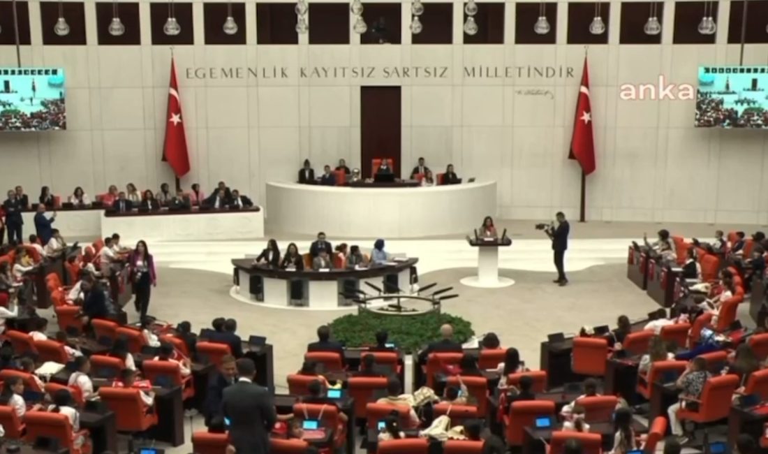 Meşebükü Ortaokulu Öğrencisi İrem İmamlı, Kompozisyon Yarışmasında Türkiye Birincisi Oldu