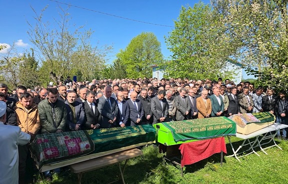 Baba ve İki Evladı Gözyaşlarıyla Uğurlandı samsun heyelan cenaze