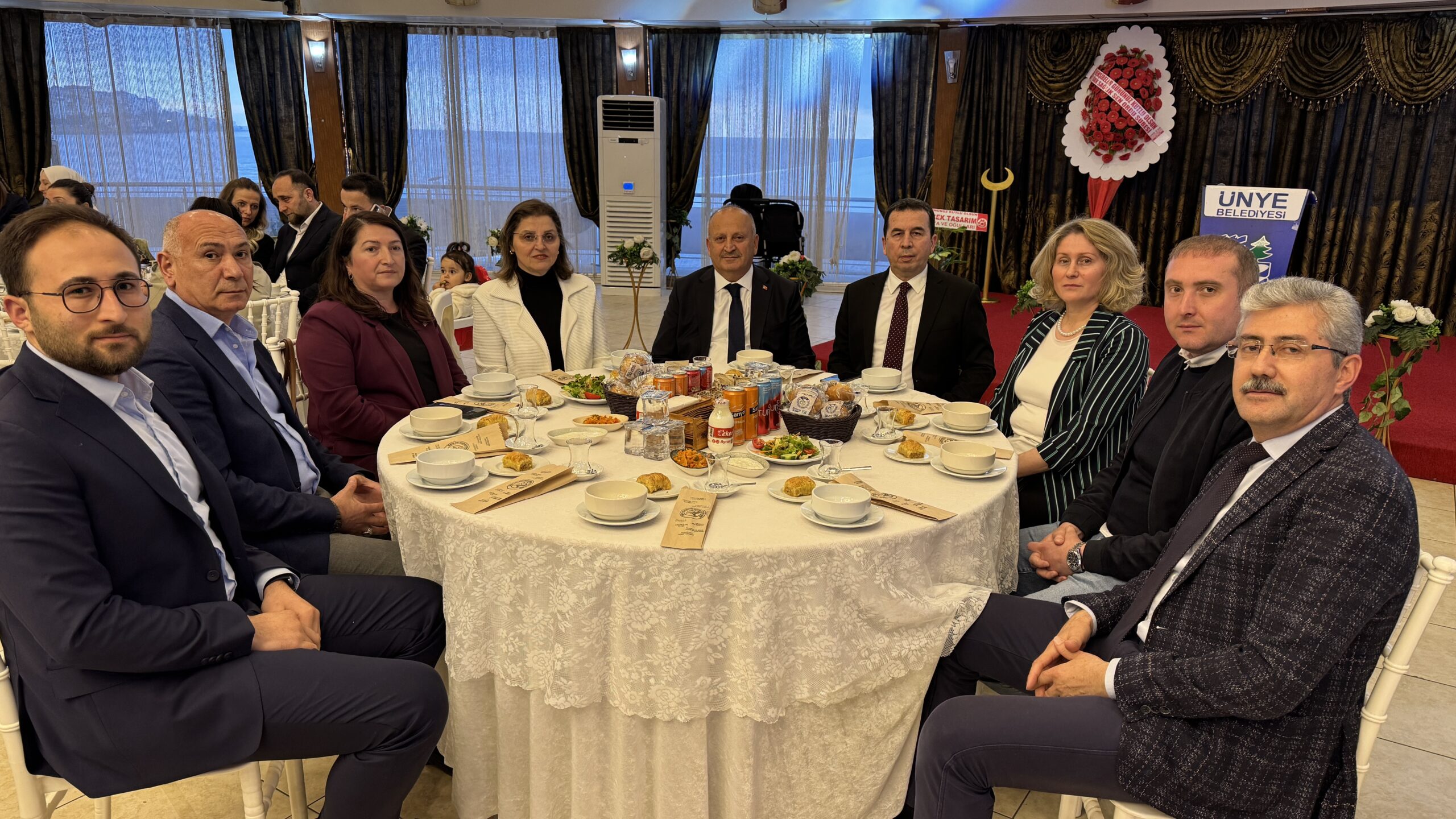 Başkan Tavlı Hemşirelerle Buluştu BASKAN TAVLI HEMSIRELERL BULUSTU 21 scaled 1