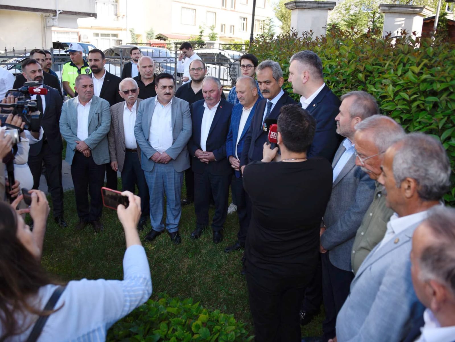 Milletveki Özer Ünye’de STK’larla Buluştu MILLETVEKILI OZER UNYEDE STKLARLA BULUSTU 7