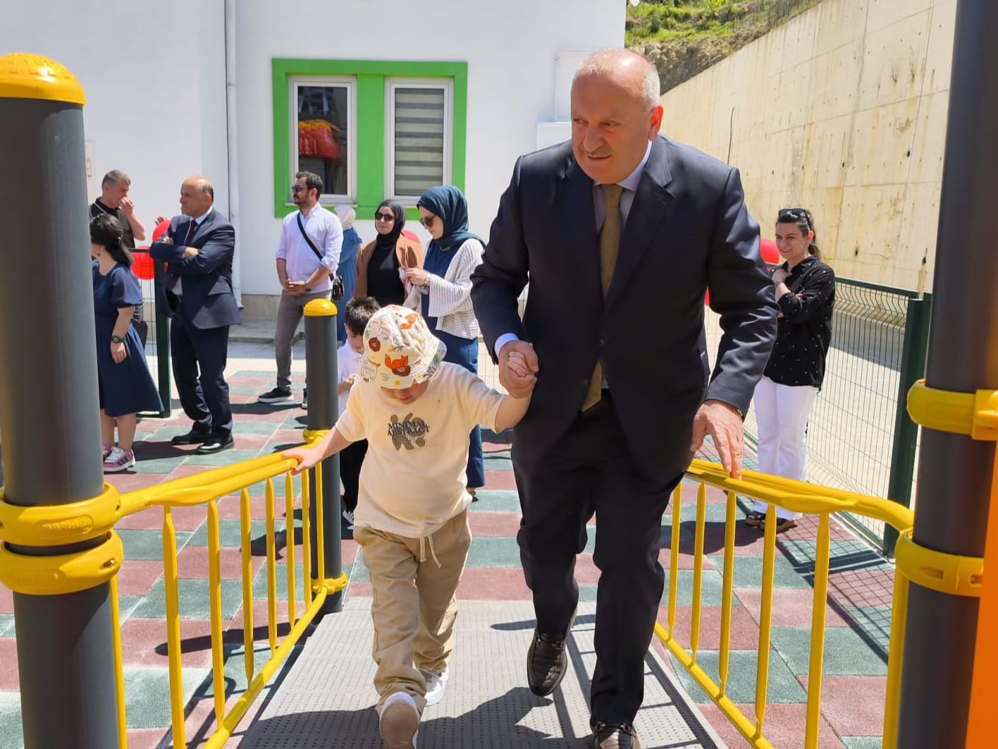 UNYE BELEDIYESINDEN OZEL COCUKLARA ENGELSIZ PARK 5