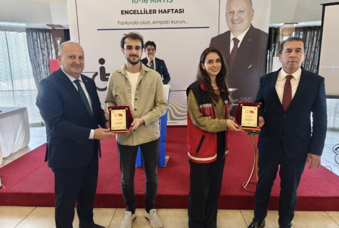 UNYEDE ENGELLILER HAFTASI ETKINLIGI DUZENLENDI 1 700x470 1