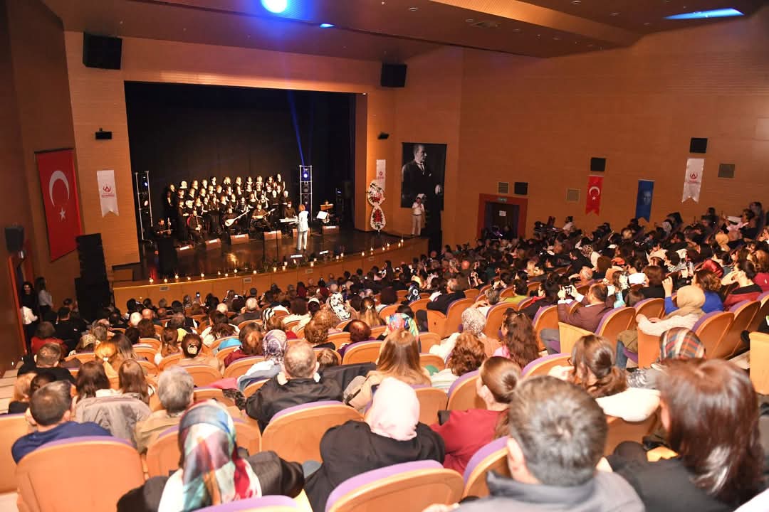 Türküler Anneler İçin Seslendirdi altinordu belediyesi 2.jpg2 2