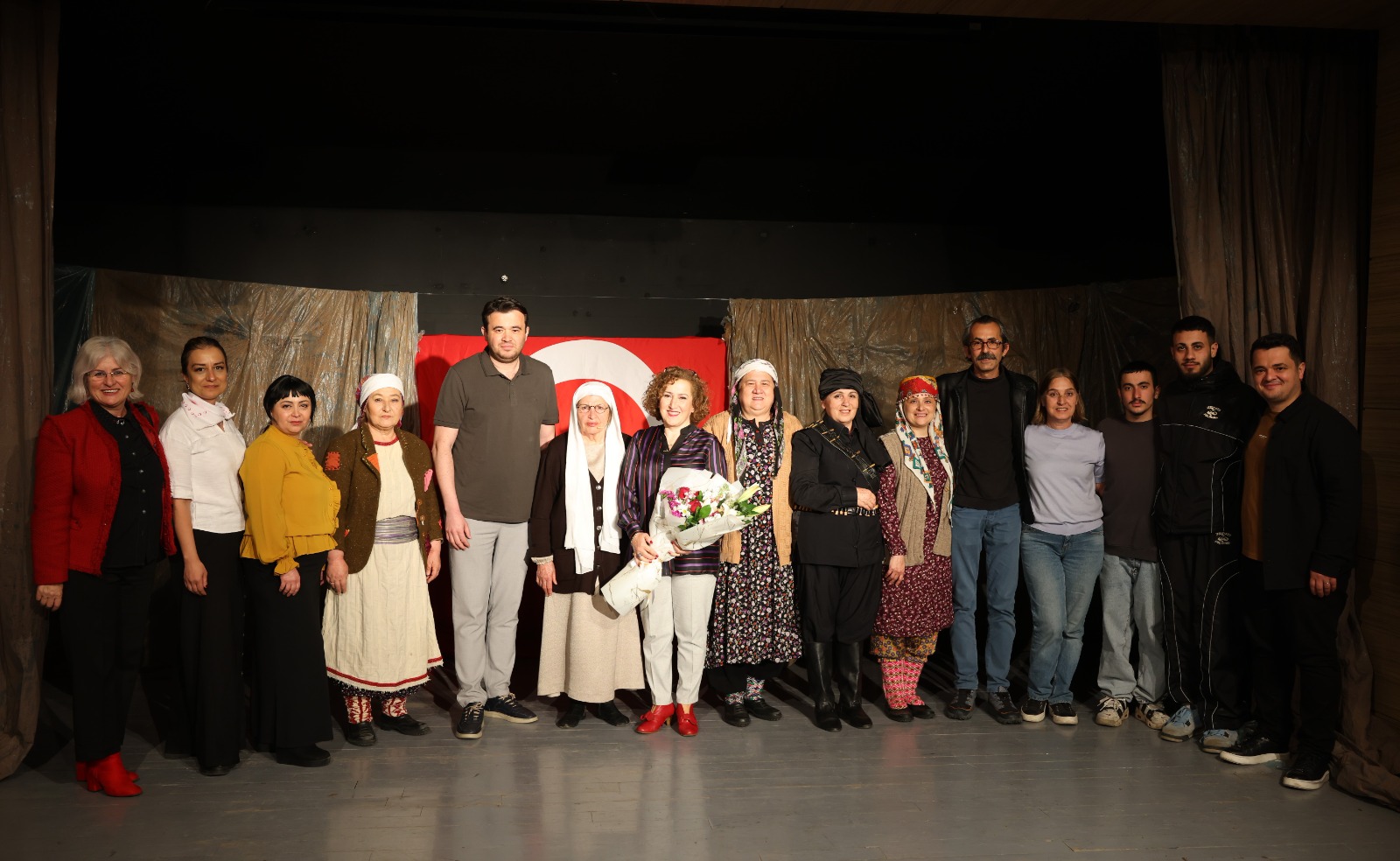Kurtuluş Savaşı Kahramanı Kadınların Hikayesi Anlatıldı altinordu belediyesi 3.jpg3 3