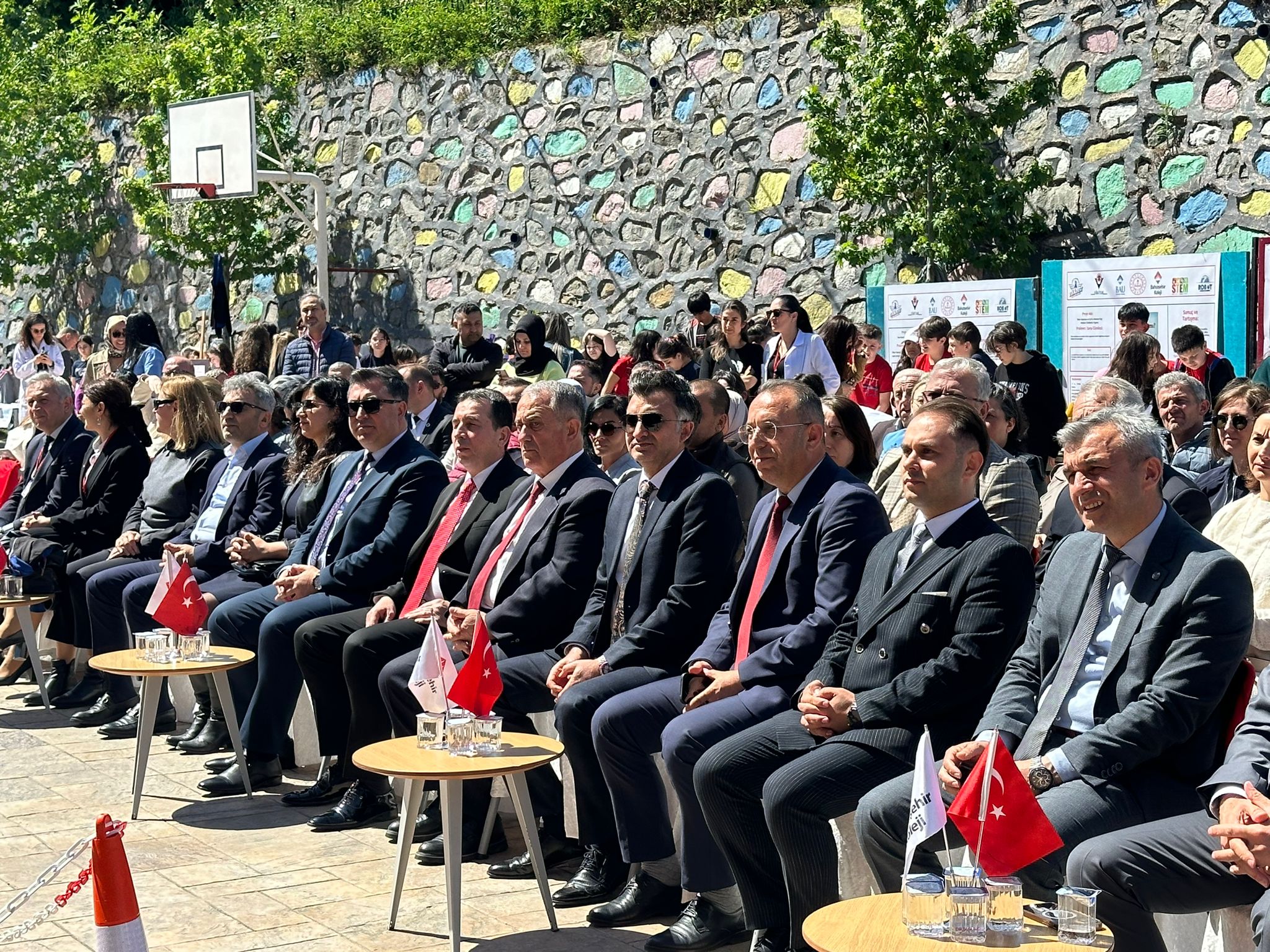 bahcesehir bilim senligi.jpg2