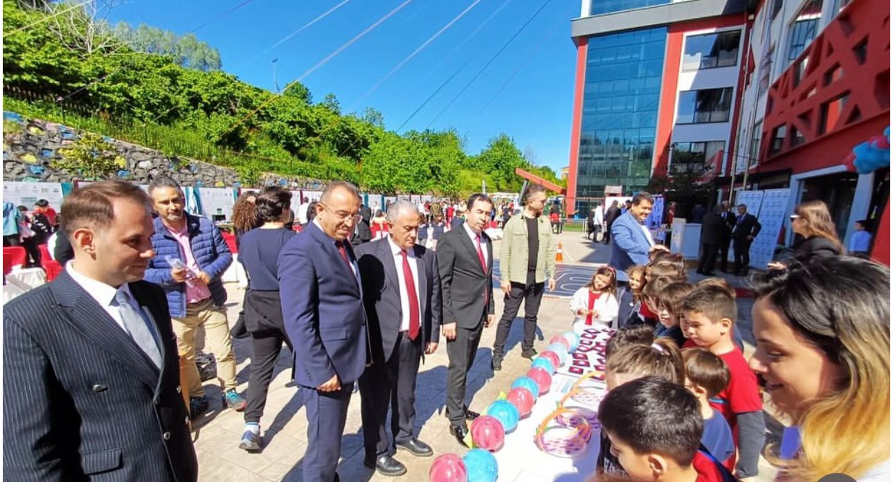 bahcesehir bilim senligi.jpg6