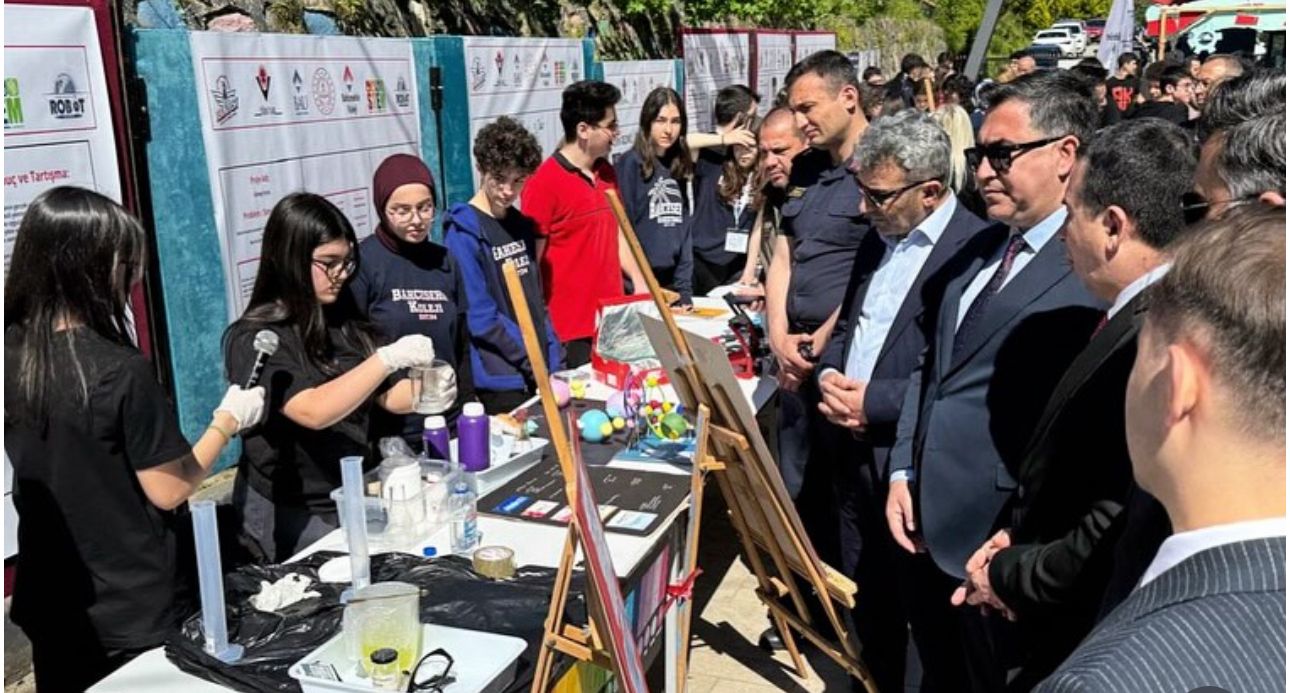 bahcesehir bilim senligi.jpg7