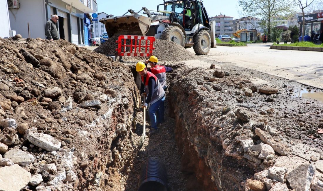 ATA CADDESİNDE YAĞMUR SUYU HATTI ÇALIŞMASI İLE YILLARIN SORUNU ÇÖZÜME