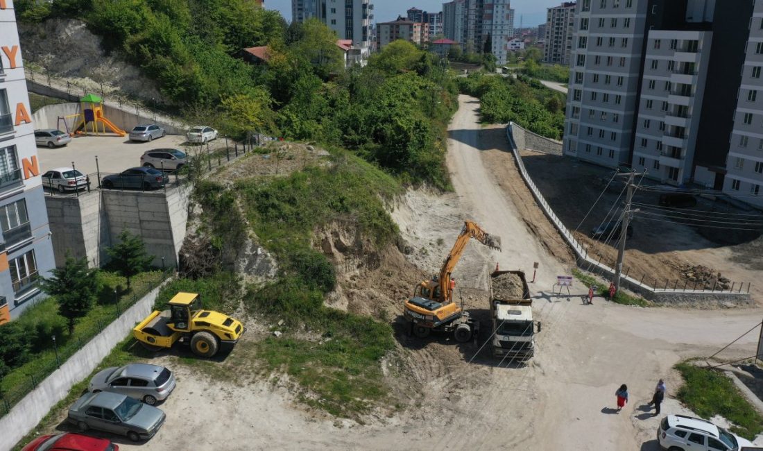 Ordu Büyükşehir Belediyesi Fatsa ilçesi Ayazlı Mahallesi’nde yol genişletme çalışması