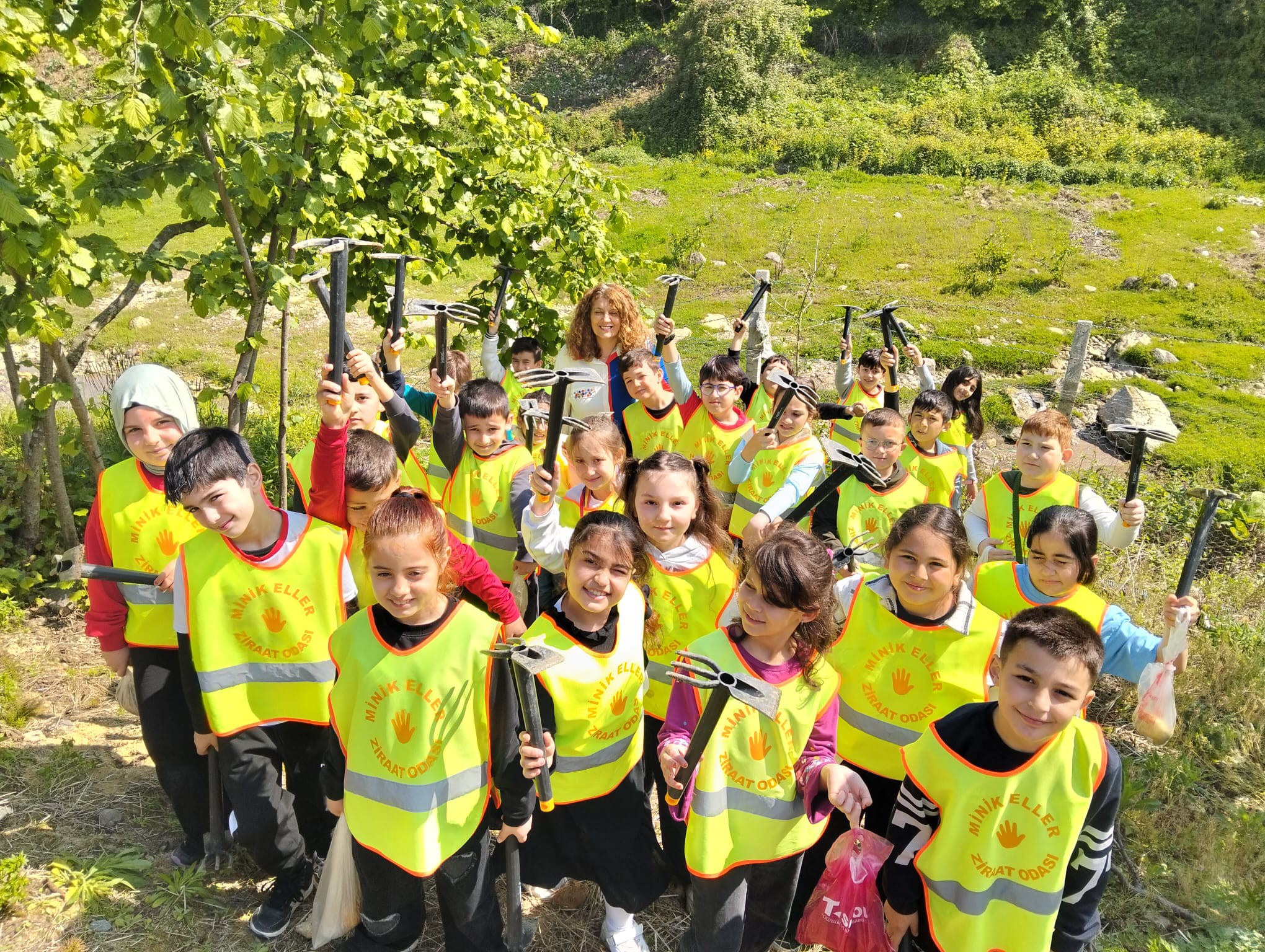 Minik Eller Toprakla Buluştu minik eller toprakla bulustu.jpg5