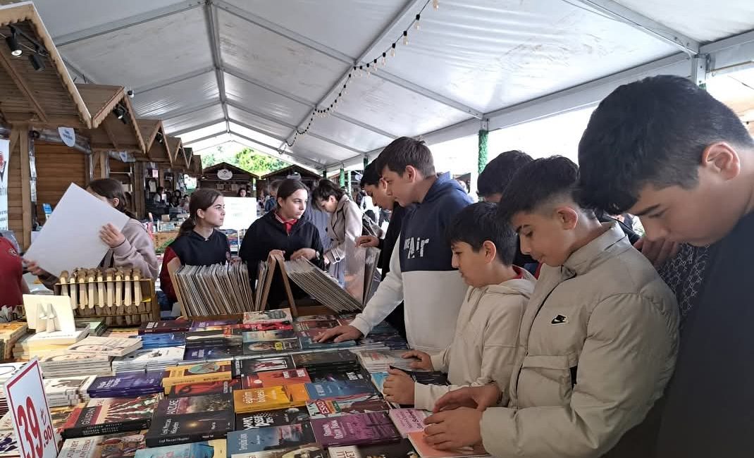 Kitap Fuarı, 4 Mayıs’a kadar saat 10.00 ile 22.00 arasında