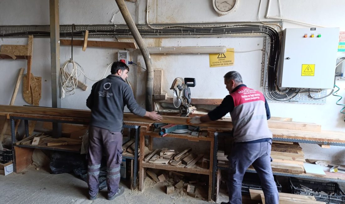 BÜYÜKŞEHİR KENT MOBİLYALARINI KENDİ ÜRETİYOR