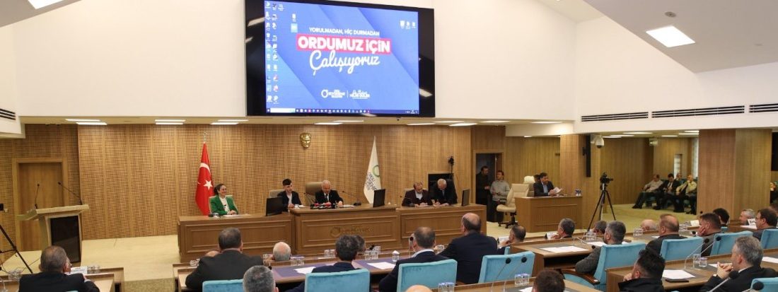“ŞEHRİMİZDE KAMU YATIRIMLARI HIZLA YAPILMAYA DEVAM EDİLİYOR