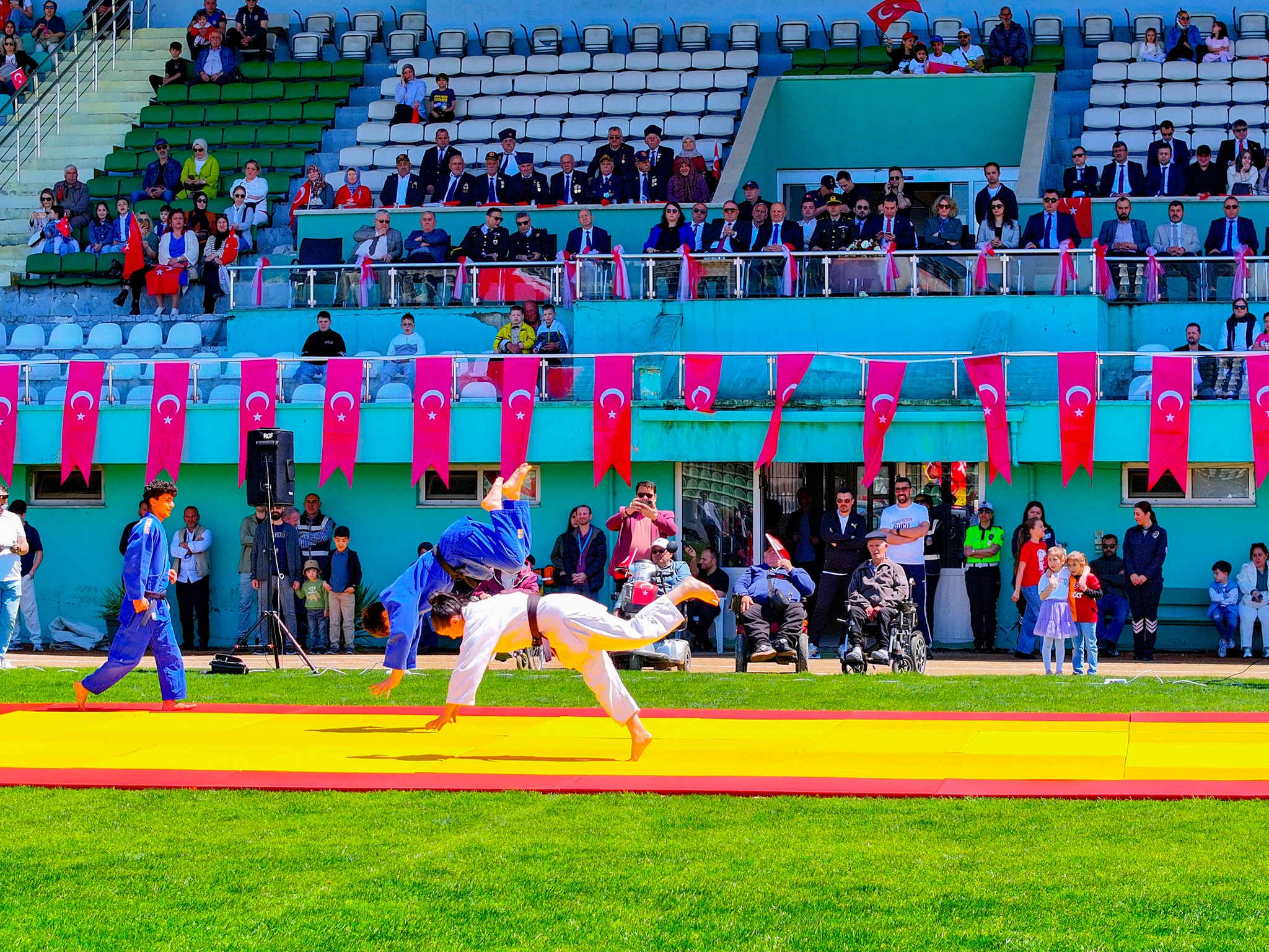 Ünye’de 19 Mayıs Coşkusu İlçe Stadyumu’nu Doldurdu unye 19 mayis