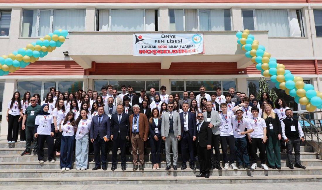 Ünye Fen Lisesi’nde, öğrencilerin bilimsel çalışmalarını sergilediği TÜBİTAK 4006 Bilim