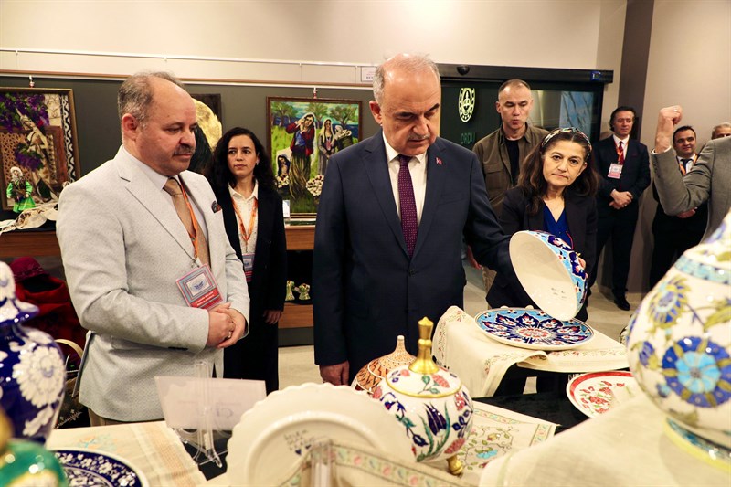 Vali Erol, “Emeğin Renkleri” Adlı Serginin Açılışına Katıldı vali erol sergi.jpeg2