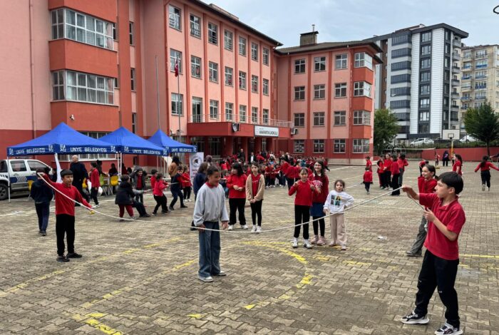 Ünye Belediyesi'nden Çocuklara Farkındalık Projesi Ünye Belediyesi'nden Çocuklara Farkındalık Projesi