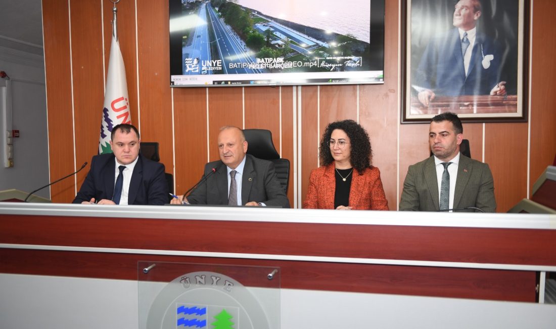 Ünye Belediye Başkanı Hüseyin Tavlı, yapımı tamamlanan Ünye Kalesi, Batıpark