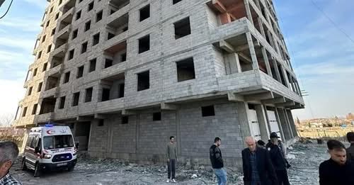4. Kattan Düşen İşçi Hayatını Kaybetti HHH
