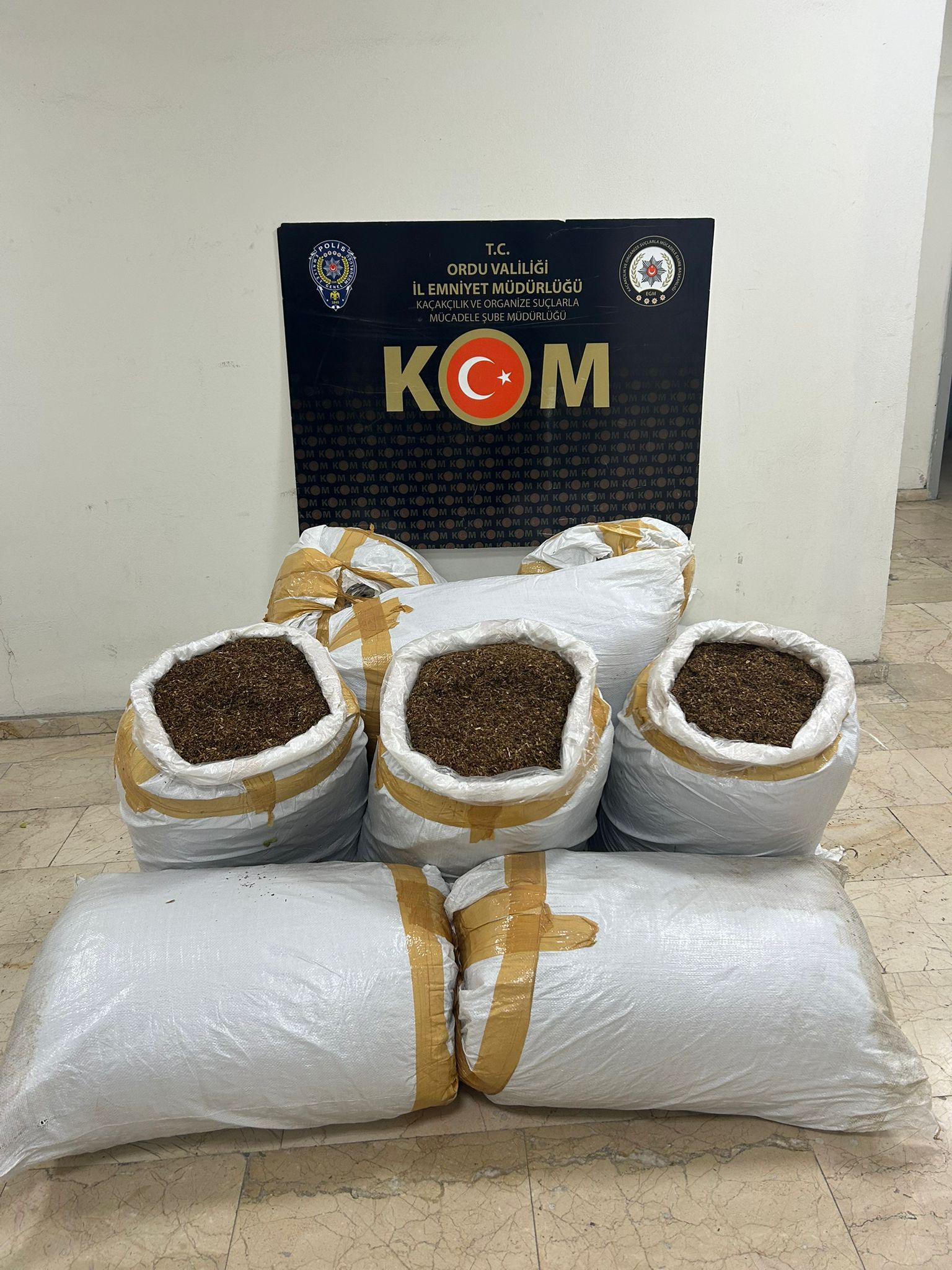 Ordu’da Kaçak Tarım İlacı, Tütün ve Silah Ele Geçirildi KOM 3