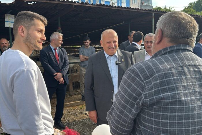 Kurban Bayramı öncesi Ünye’de bereket ve muhabbet rüzgârları esti. İlçe