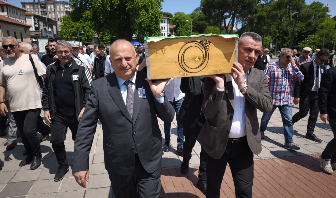 Ünye’nin sevilen ve unutulmaz simalarından, radyocu kimliğiyle tanınan Kadir Eyüpoğlu,