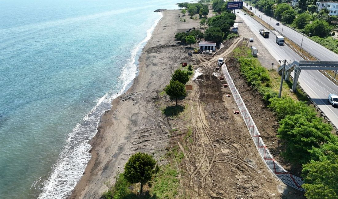 Ordu Büyükşehir Belediyesi Mavi Dünya Plajı’nı sil baştan yenileyerek kıyı