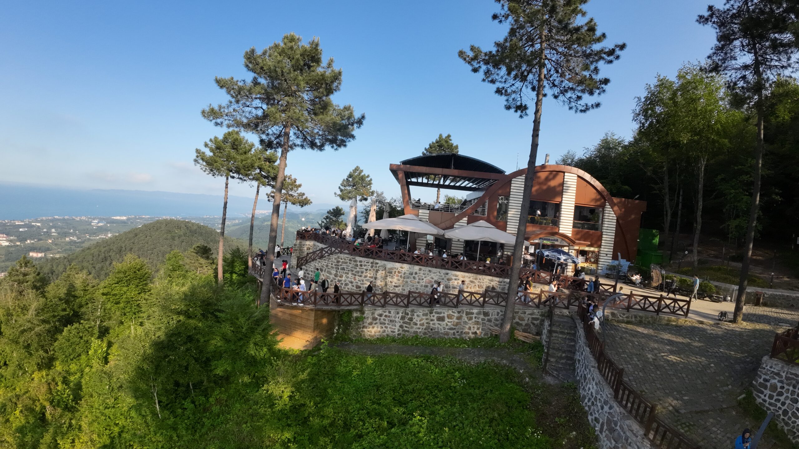 Ünyte Kalesi Ve Tesisler Bayramda Doldu Taştı unye belediyesi.jpg1