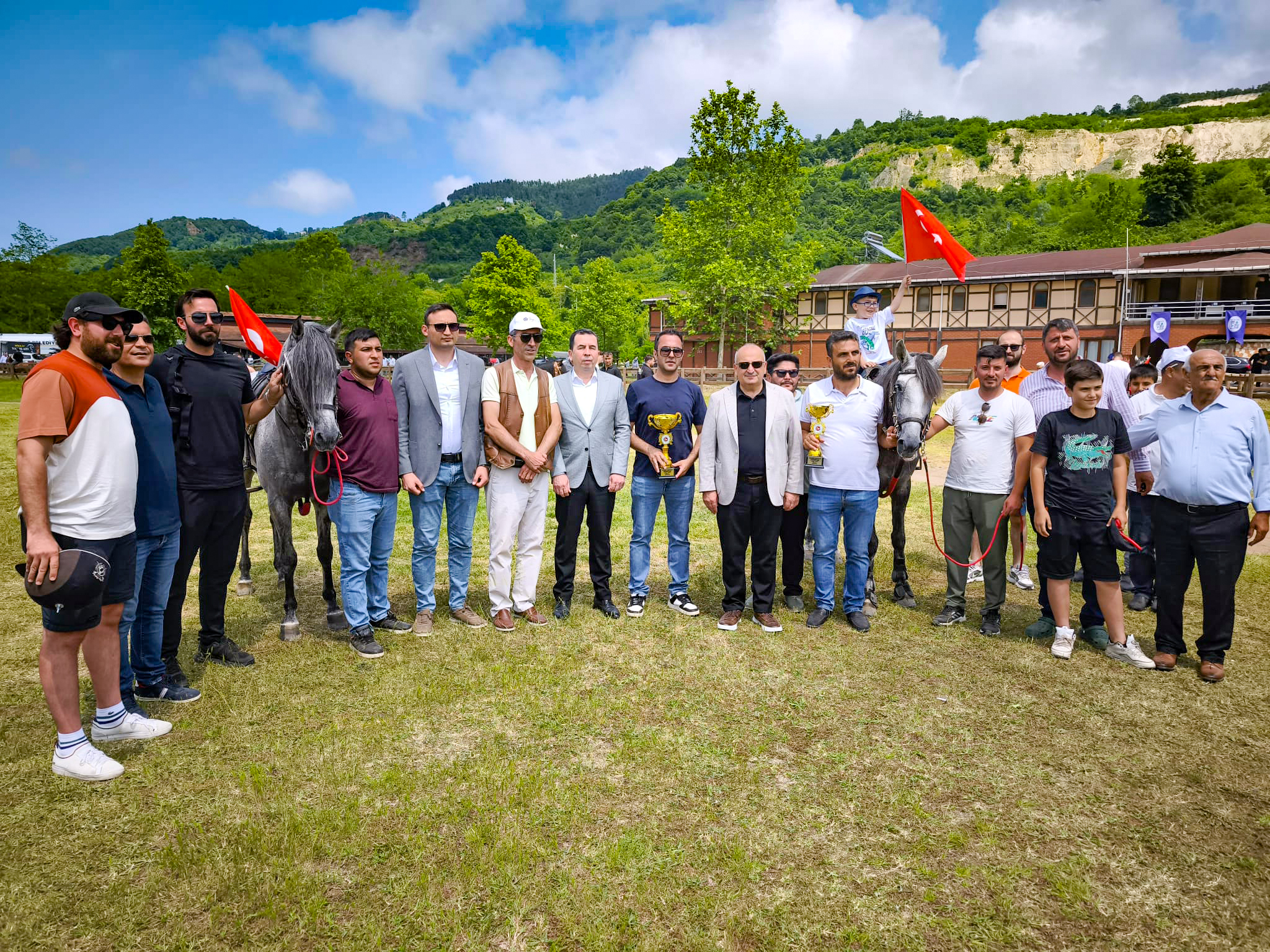 unye rahvan at yarisi