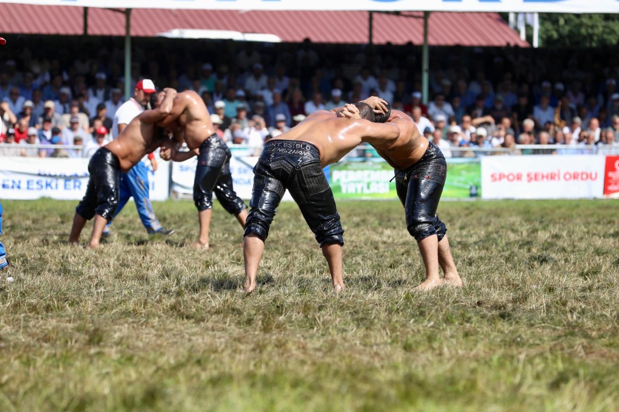 917 yillik gelenegin adi aybasti persembe yaylasi festivali 9661