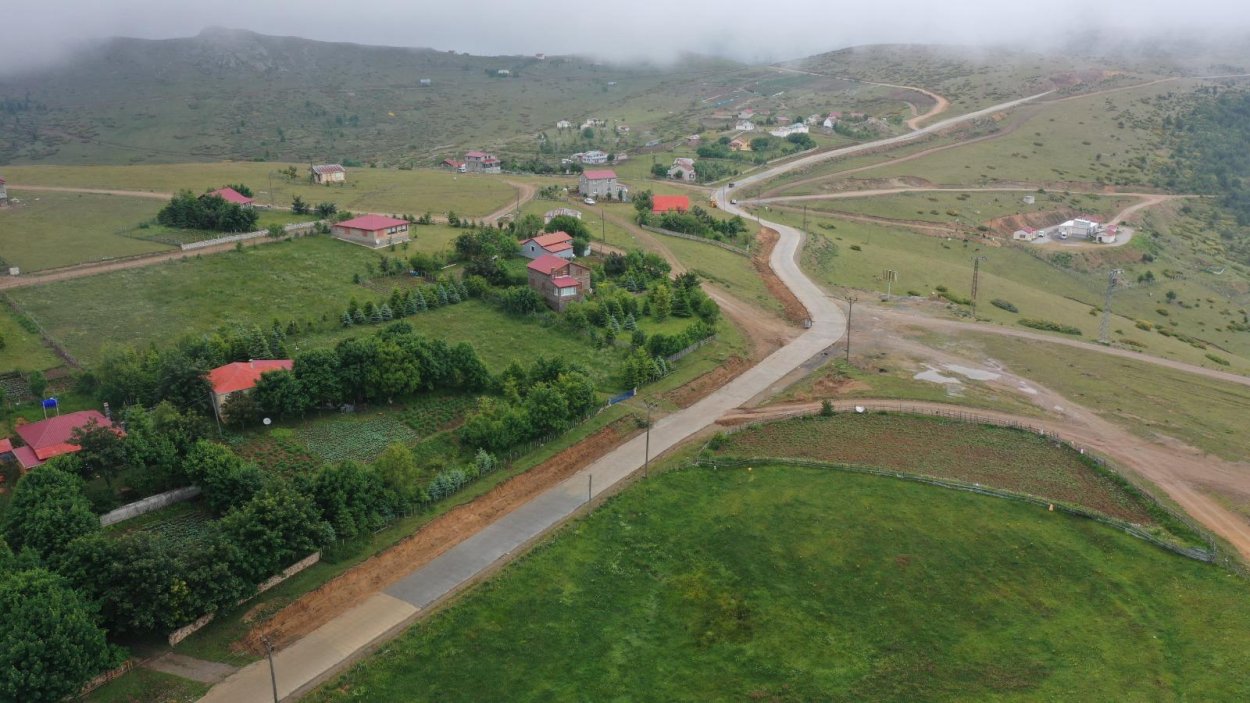 Karadeniz Yaylalarını Birbirine Bağlayan ‘Yeşil Yol’da Çalışmalar Tam Gaz karadeniz yaylarini birbirine baglayan yesil yol da calismalar tam gaz 6889
