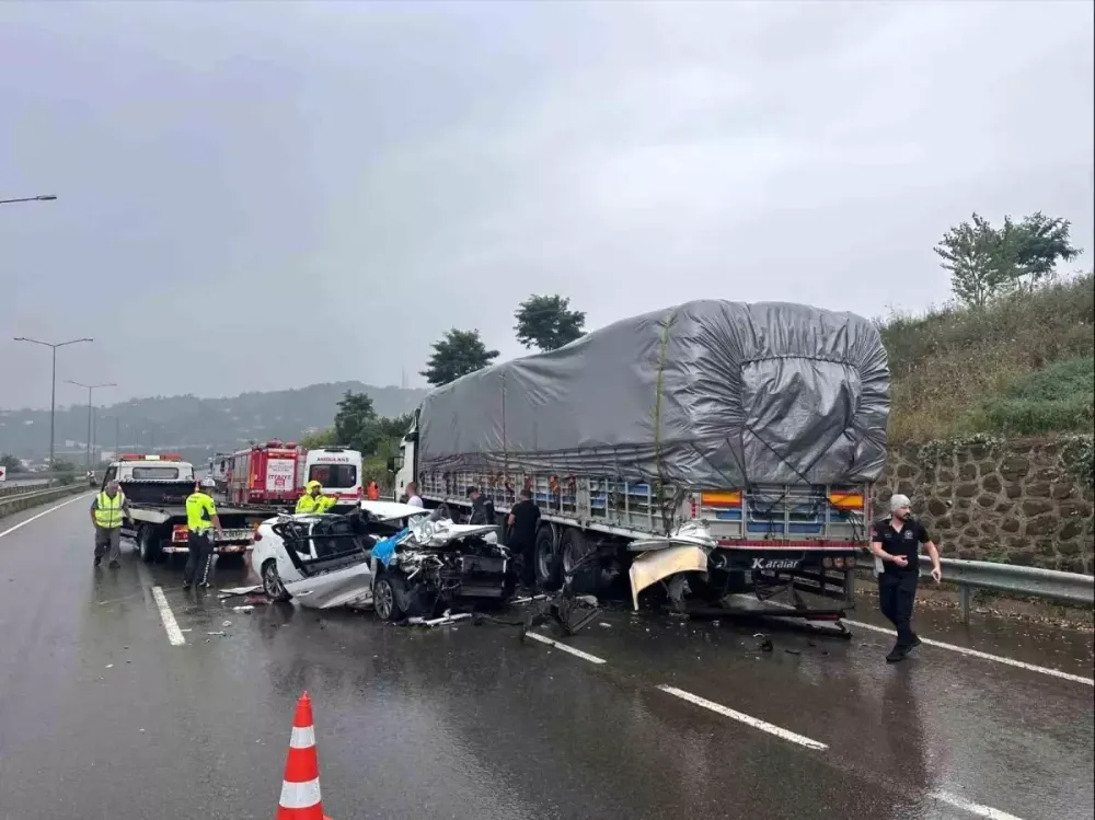 Park Halindeki Tıra Çarptı: 1 Ölü IMG 3398