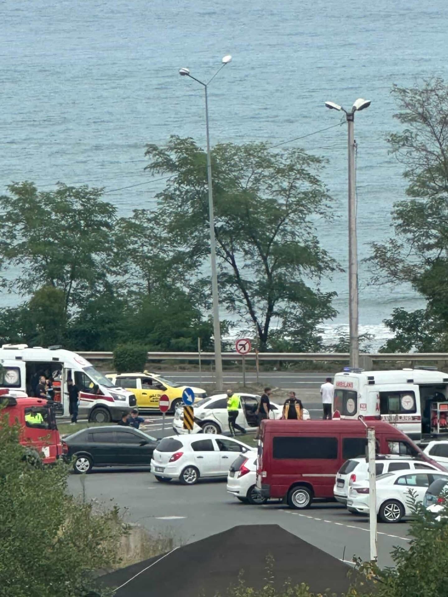 Fatsa Dolunay Mahallesinde Zincirleme Trafik Kazası IMG 4238