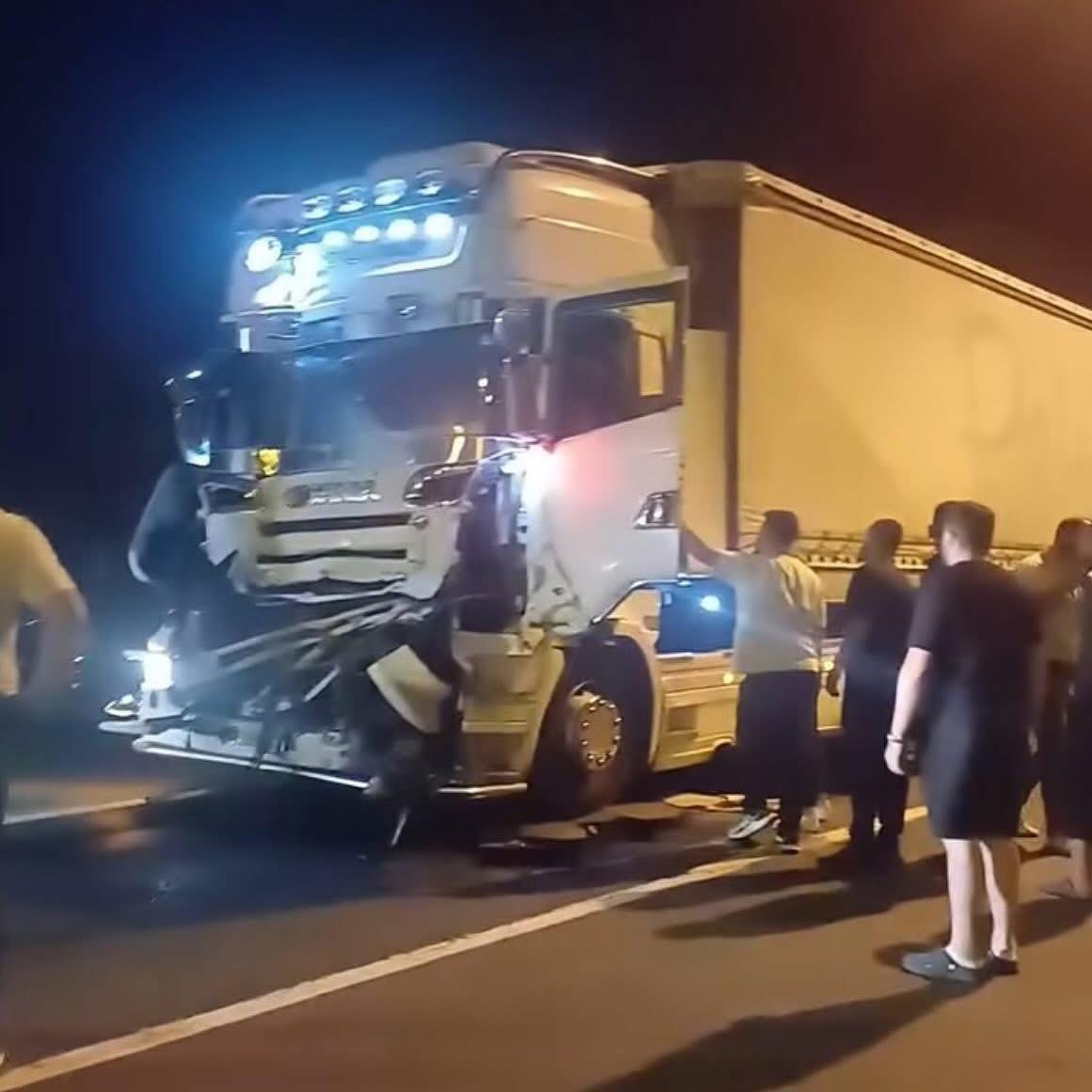 Fatsa Karadeniz Sahil Yolu’nda 2 TIR Çarpıştı: Sürücü Araçta Sıkıştı IMG 4249