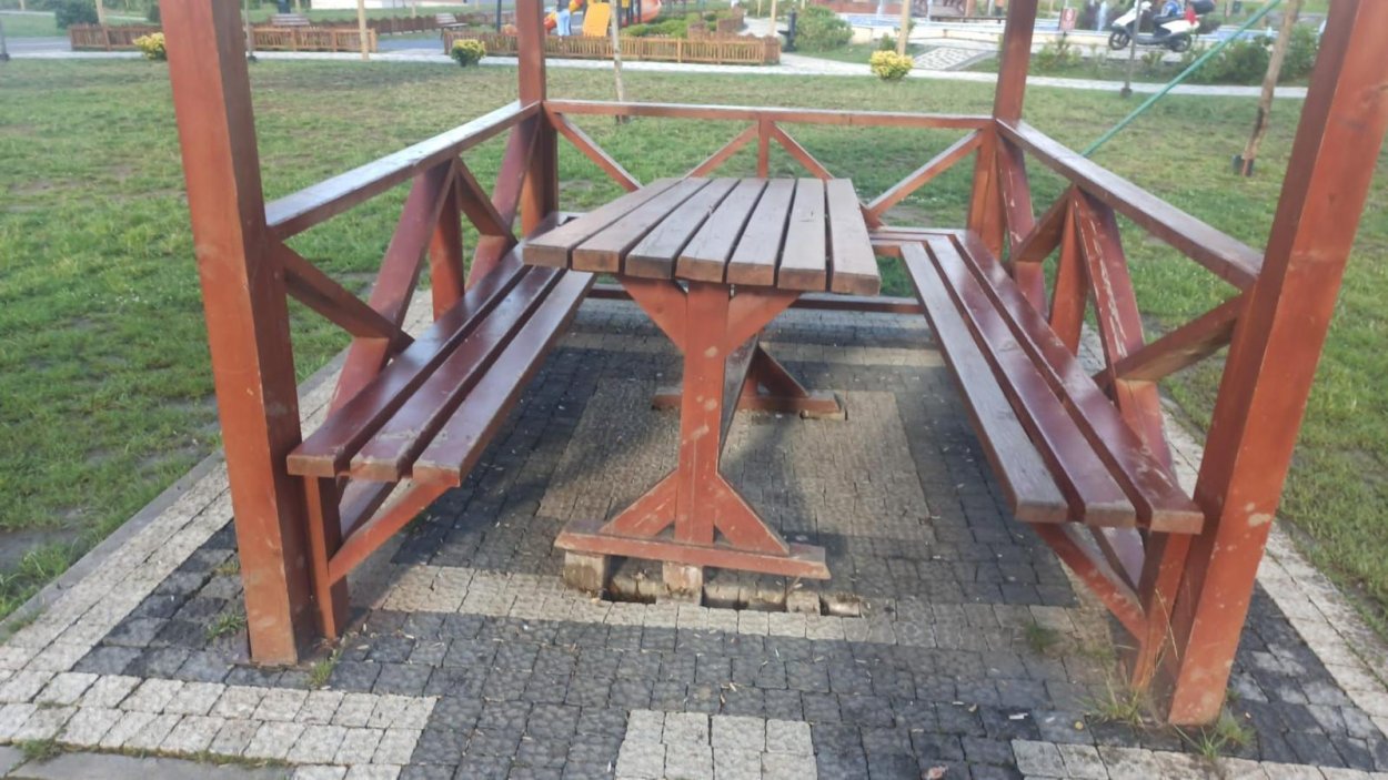 bu sehir hepimizin kent mobilyalarina sahip cikalim 3449
